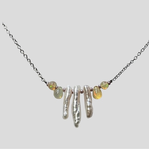 Elegant Pearl and Ethiopean Opal Bead Necklace! - Picture 2 of 2